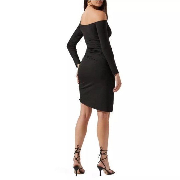 ASTR the label Black off the shoulder midi Dress - Picture 2 of 5